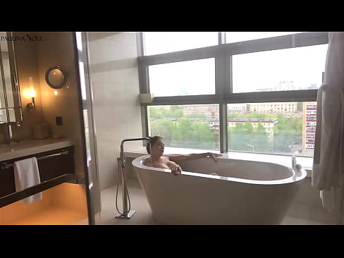 ❤️ Obrovská kočka vášnivě si honí kundu v koupelně ️❌ Tvrdé porno u cs.tradeis.top ❌❤