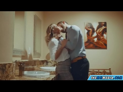 ❤️ Když vás na veřejných záchodcích svádí prsatá blondýna. ️❌ Tvrdé porno u cs.tradeis.top ❌❤